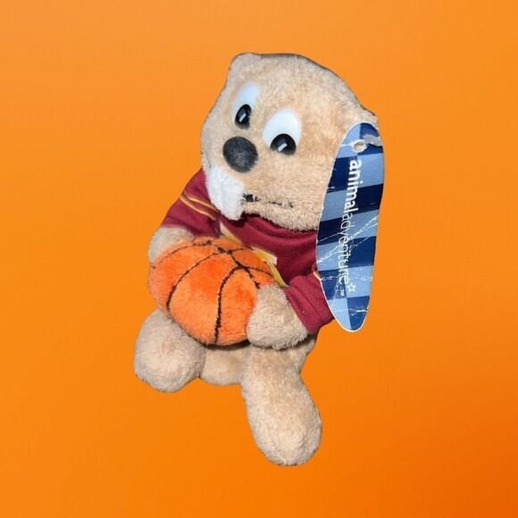 NWT 2004 MN Gophers Bucky Beaver Mascot With Basketball Plush Stuffed Animal - Picture 2 of 2